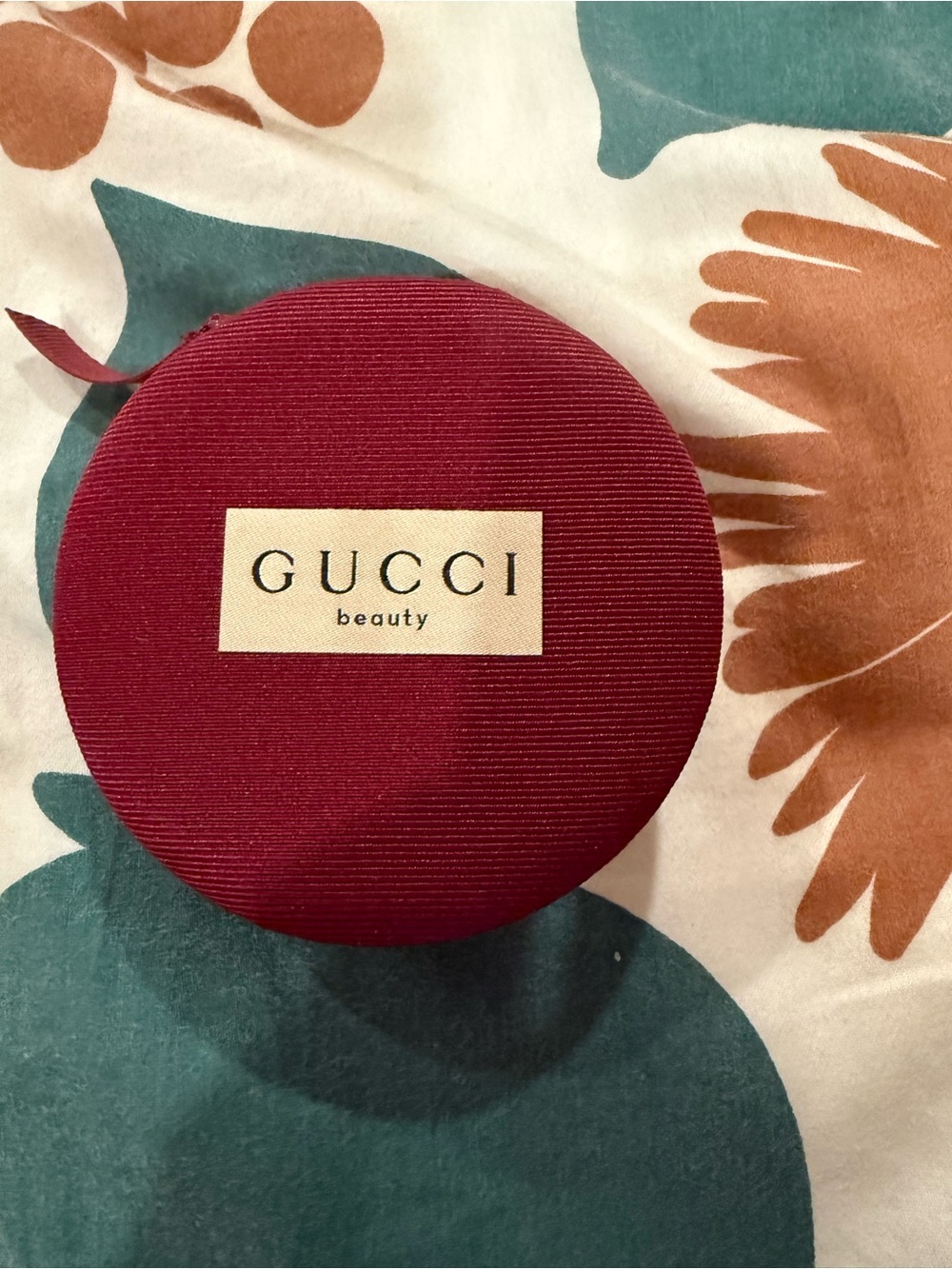 Gucci Round Beauty Case in Burgundy